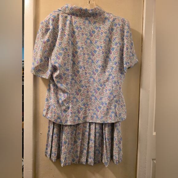 Vtg 80s Floral Print  Two Piece Skirt Set  Peter Pan Collar Ornate Buttons 16 - Picture 2 of 12